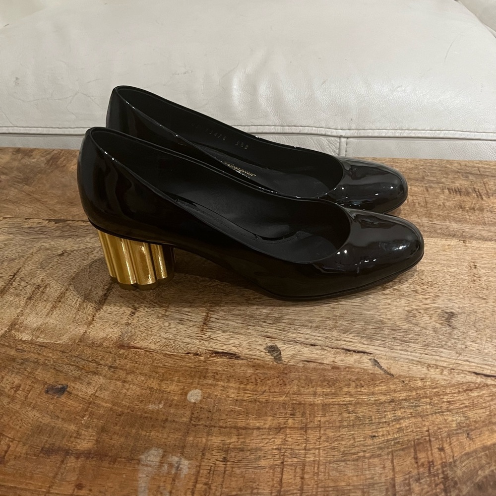 Used - Picture 2 of 5